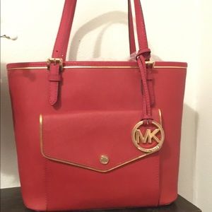 ❤👠🎒Michael Kors red authentic purse